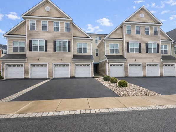 8 Swing Bridge Ln #8