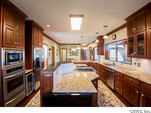 4th image of 8819 Wedgefield Ln