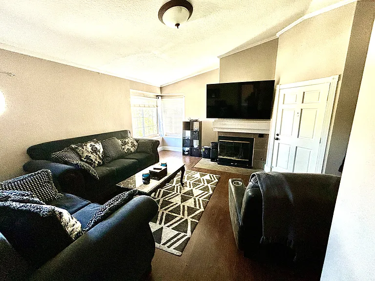 22 San Angelo — Photo 2
