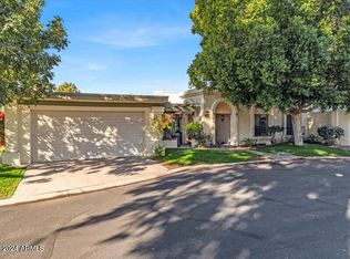 132 E Echo Ln, Phoenix, AZ 85020