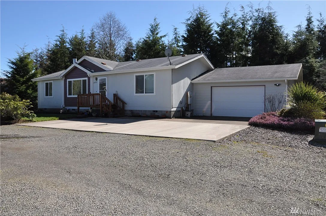 20703 Birch Pl photo 1