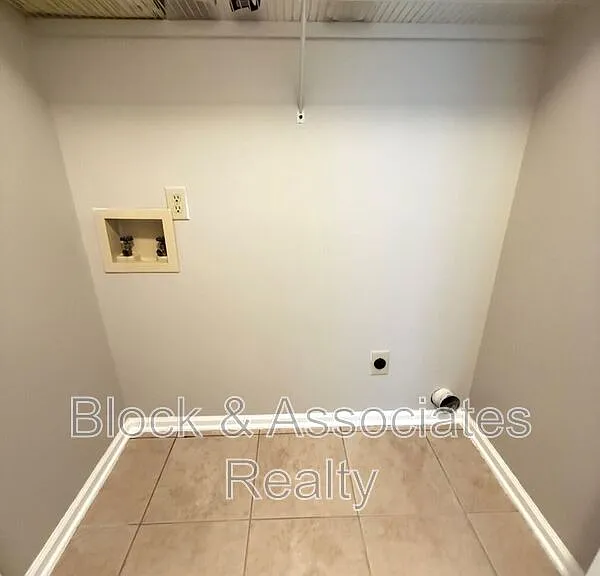 610 E Jones Ave — Photo 19