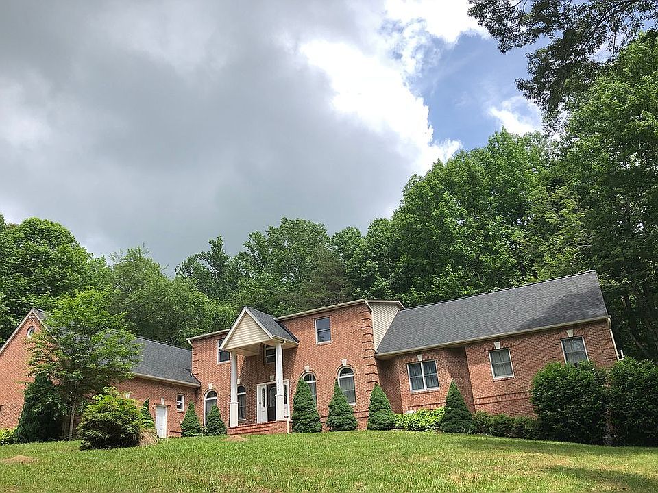 2nd image of 5723 Courtney Dr