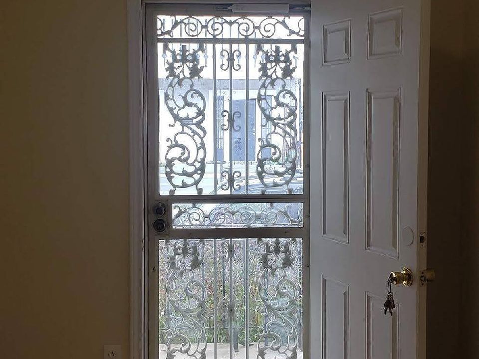 1st image of 1407 Desire St