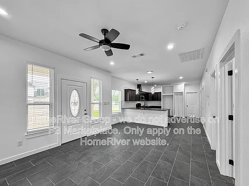 2041B Midlake Ln Photo 1