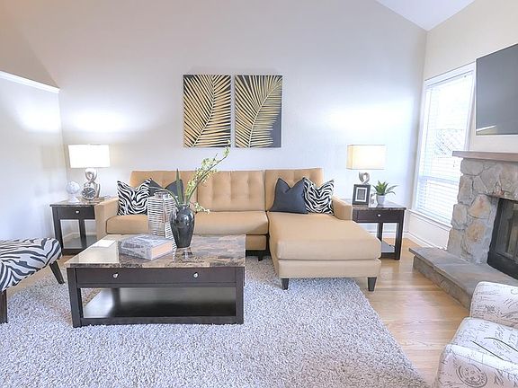 3rd image of 1090 Trevino Ter
