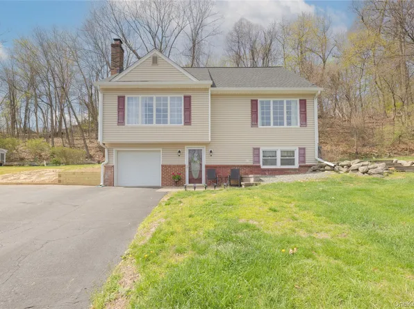 40 Graney Court, Pearl River, NY 10965