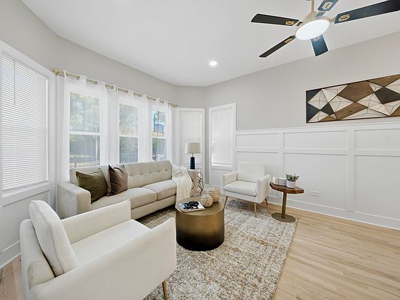 4th image of 10546 S Avenue J