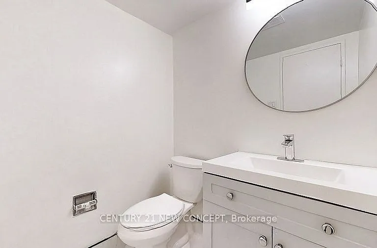 7451 Yonge St #101 — Photo 11