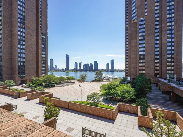 30 Waterside Plaza image 19 of 26