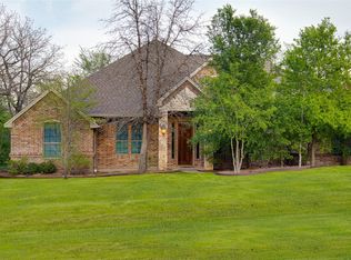 209 S Natural Springs Ln, Azle, TX 76020