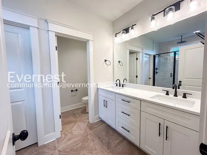 520 Moore Ave — Photo 16