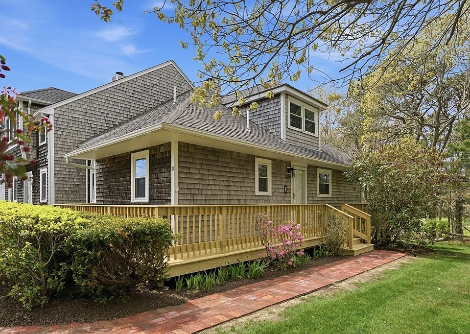 1st image of 11 Harbor Hill Dr Unit 11