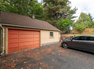 11325 30th Avenue NE, Seattle, WA 98125