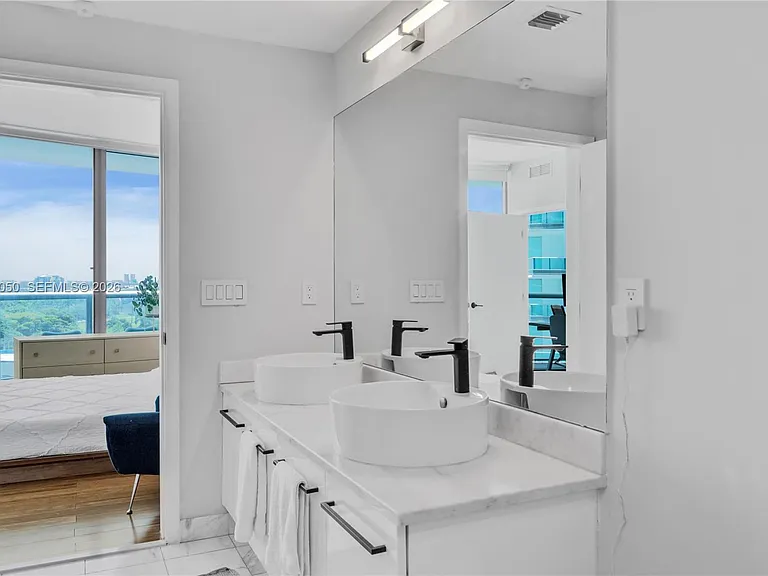 888 Biscayne Blvd #812 — Photo 16