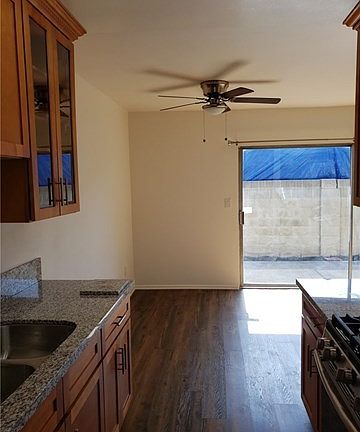 4th image of 2115 E Almont Ave #B
