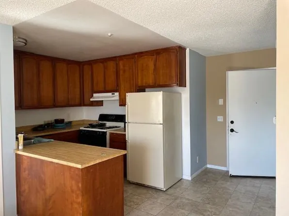 1975 Felspar St, San Diego, CA 92109