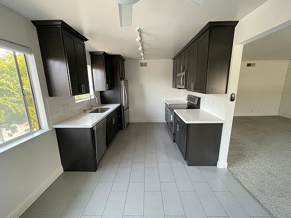 3rd image of 1117 Capuchino Ave APT 4