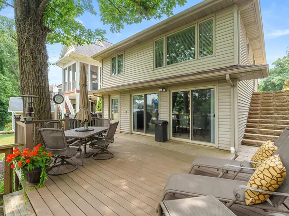 92709 Gravel Lake Dr, Lawton, MI 49065