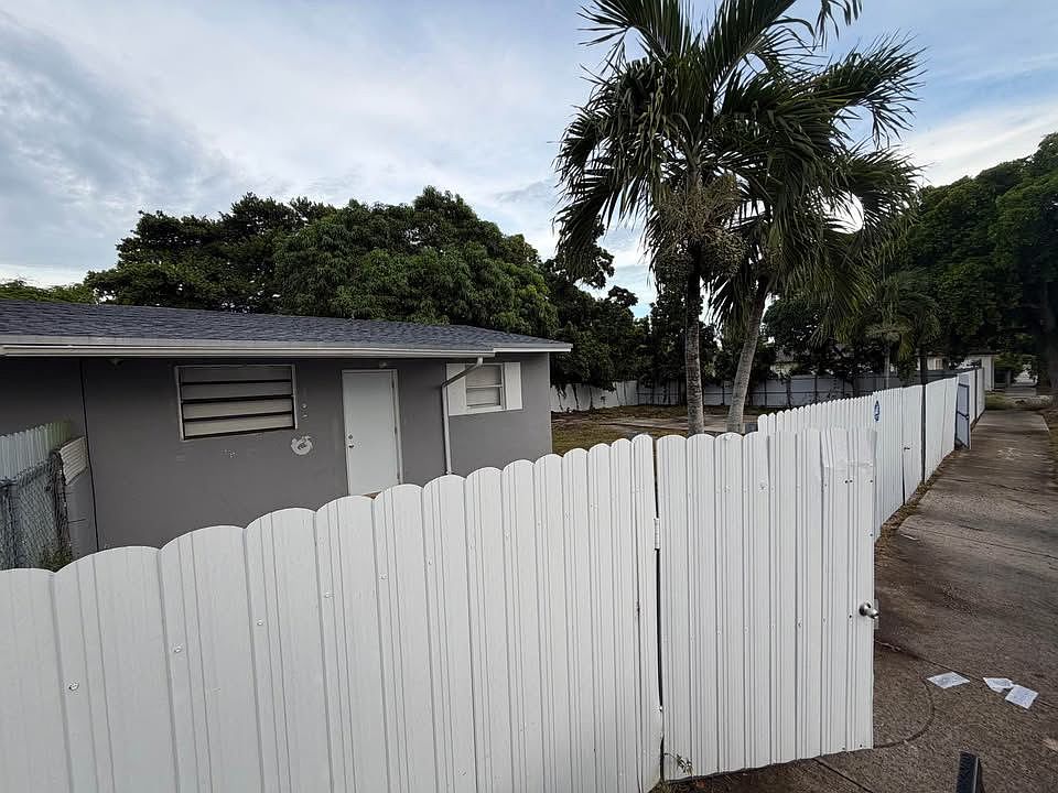 1st image of 17603 SW 104th Ave