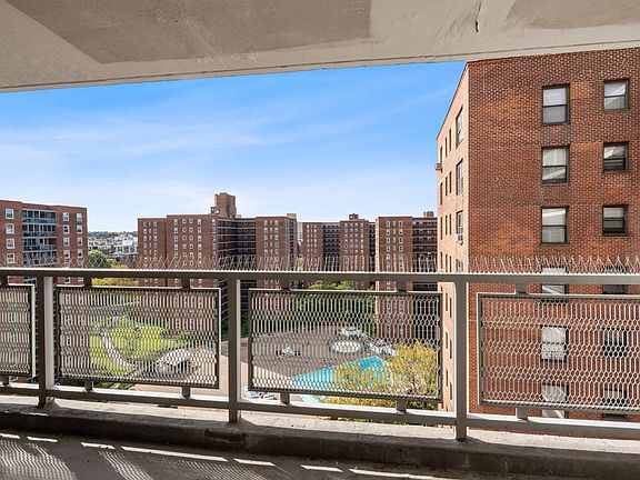 3rd image of 61-55 98th St APT 15G