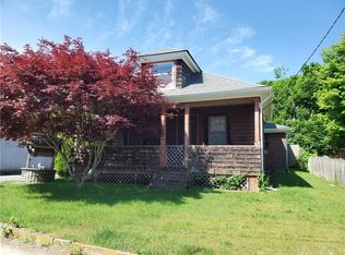 37 Pierce St, Coventry, RI 02816