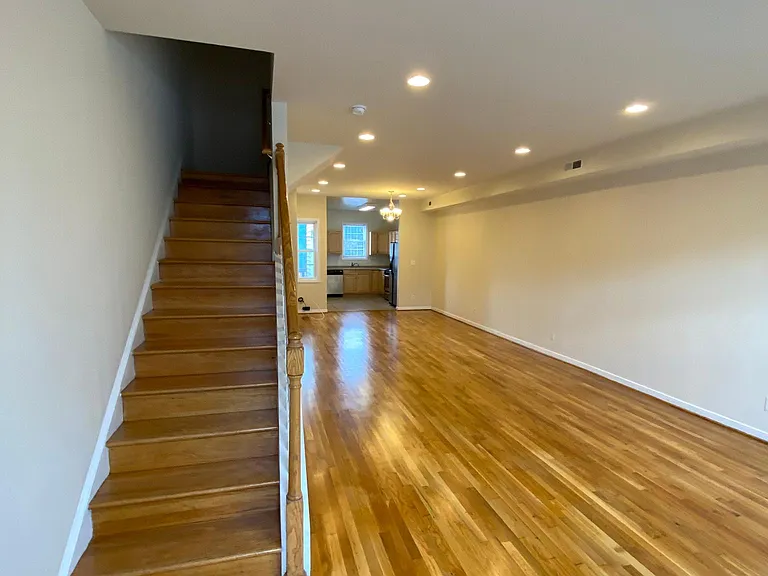1512 W Cary St — Photo 29