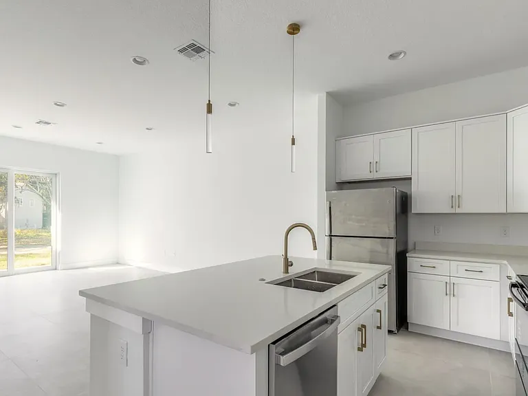 618 N Duss St #1 — Photo 18