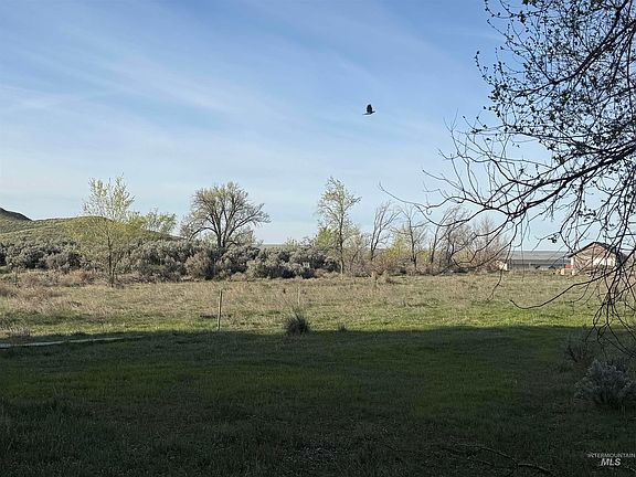 4th image of 2934 E Little Basin Rd