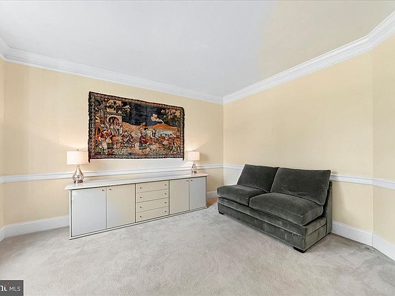 3rd image of 609 Winston Ln
