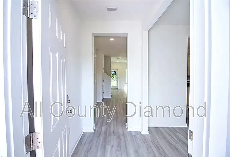 30 Sandywoods Ct — Photo 3