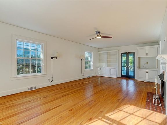 5th image of 406 Westdale Pl