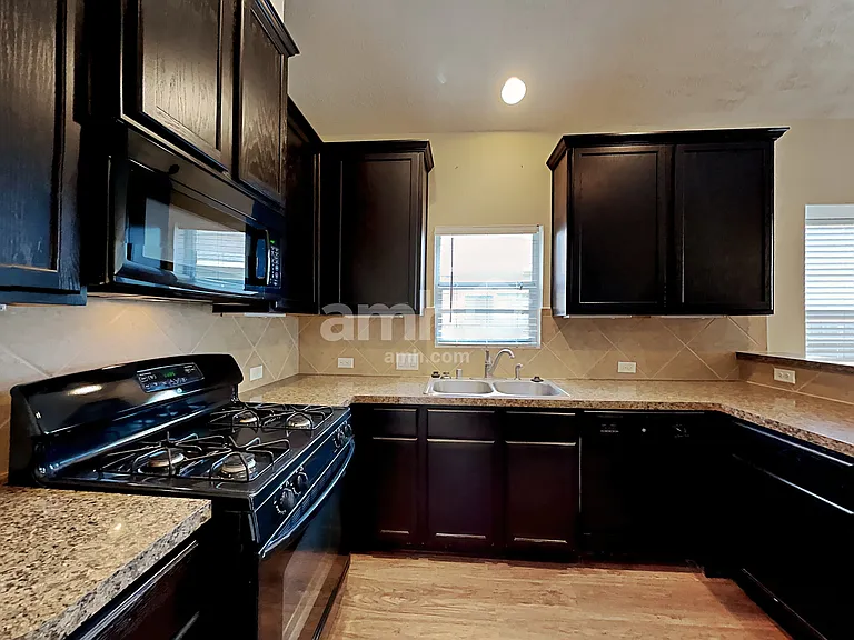 28914 Hidden Lake Ct W — Photo 2