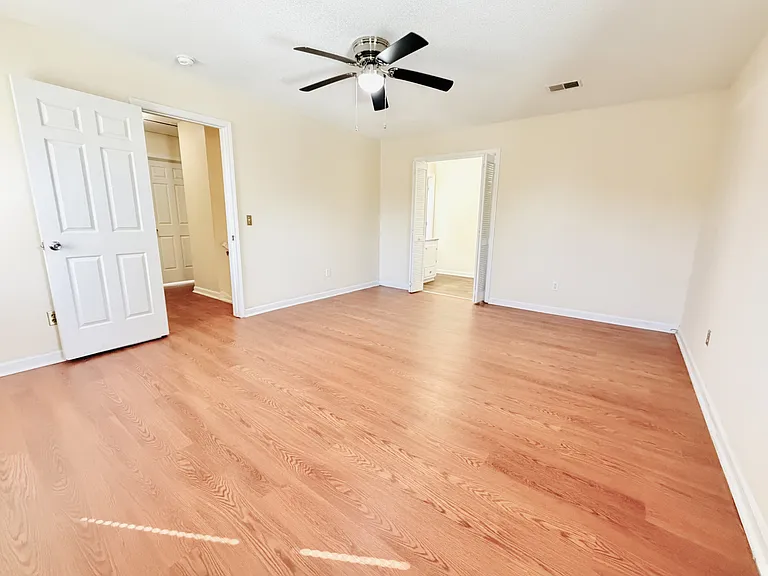 42 N Crossing Ct — Photo 17