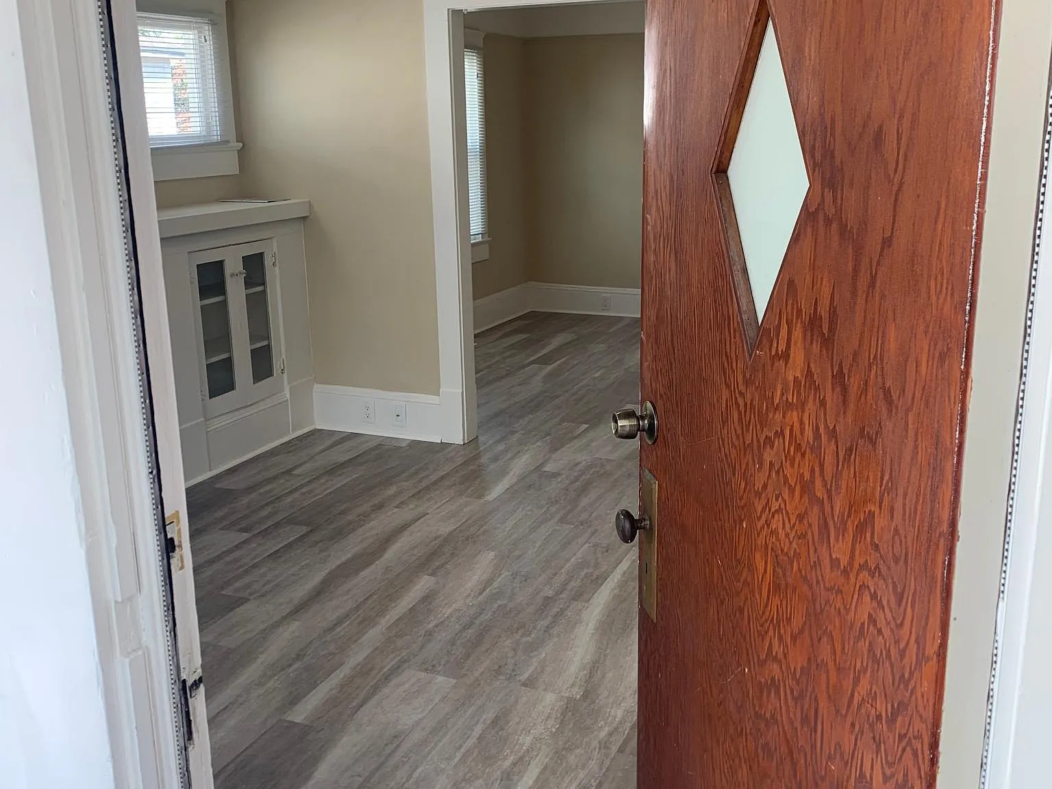 3 bed, 1094 sqft, $3,500 — Photo 3