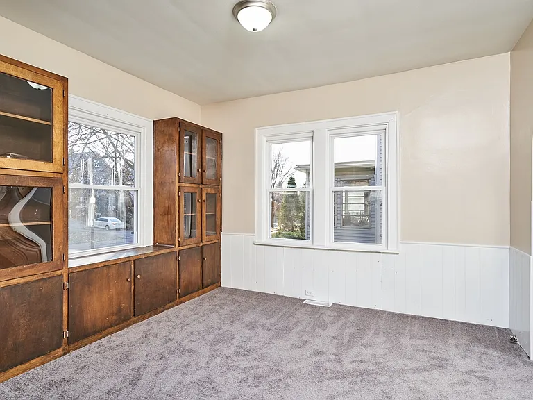 373 N Firestone Blvd — Photo 8