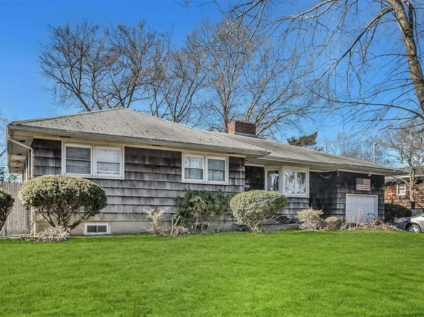 1145 Hawkins Boulevard, Copiague, NY 11726