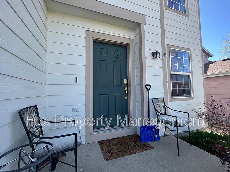 4 bed, 2.0 bath, 1750 sqft, $2,850 — Photo 2