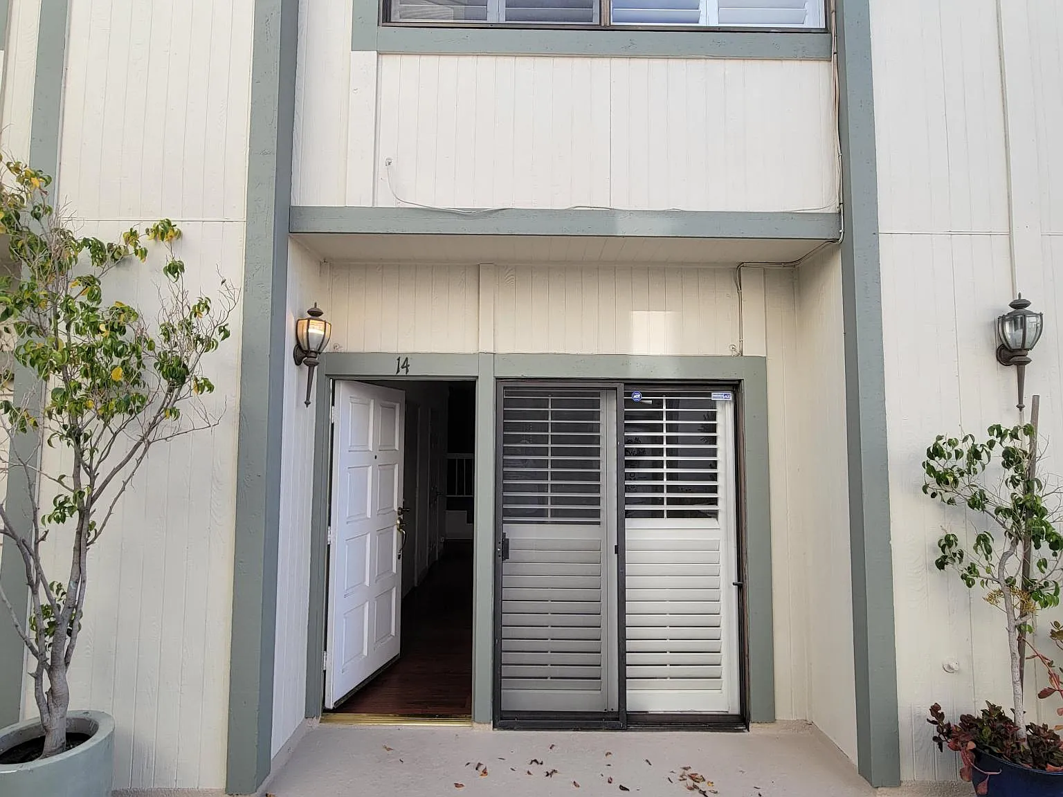 22865 Del Valle St — Photo 3