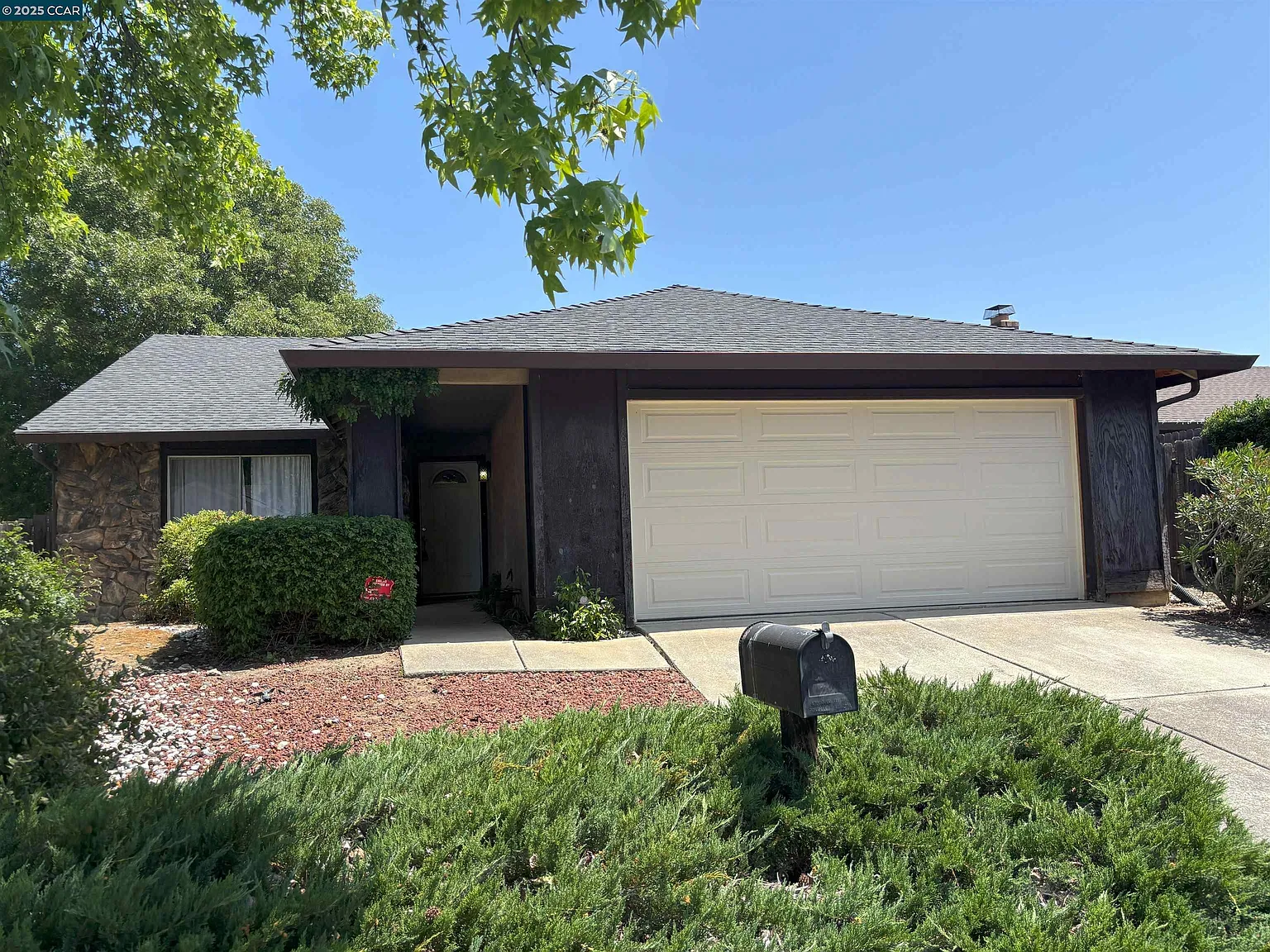 185 W Catamaran Cir photo 1