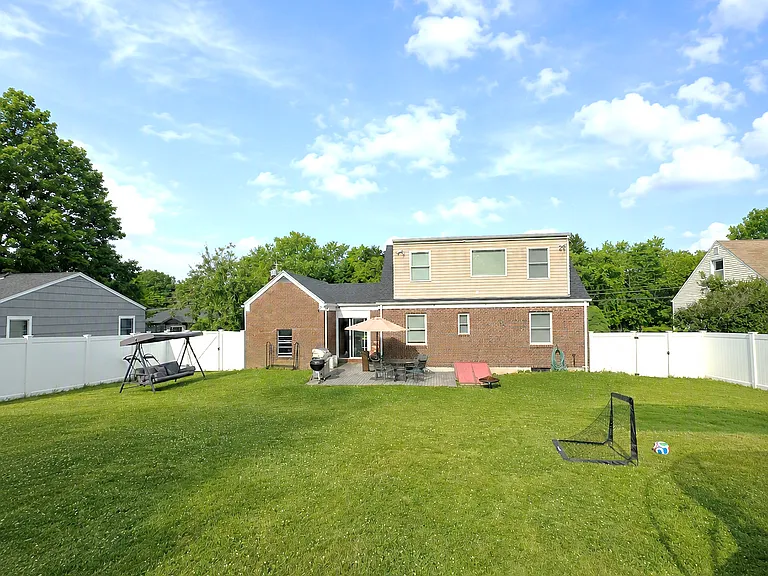 6170 Main St — Photo 2