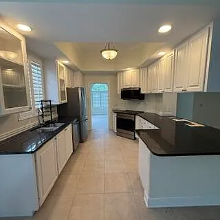 3 bed, 3.0 bath, 2199 sqft, $5,600 — Photo 1
