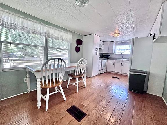 5th image of 3223 N Lockwood Ridge Rd #146
