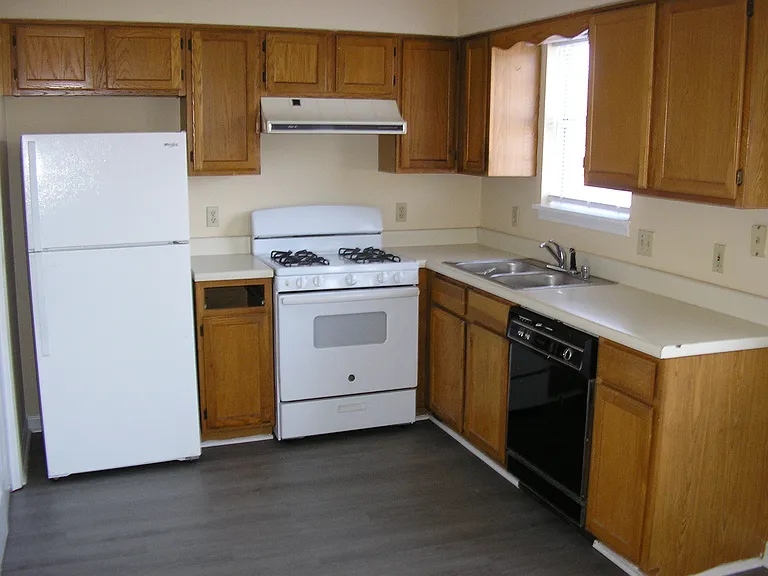 3260 Spring Hollow Ave #12 — Photo 8
