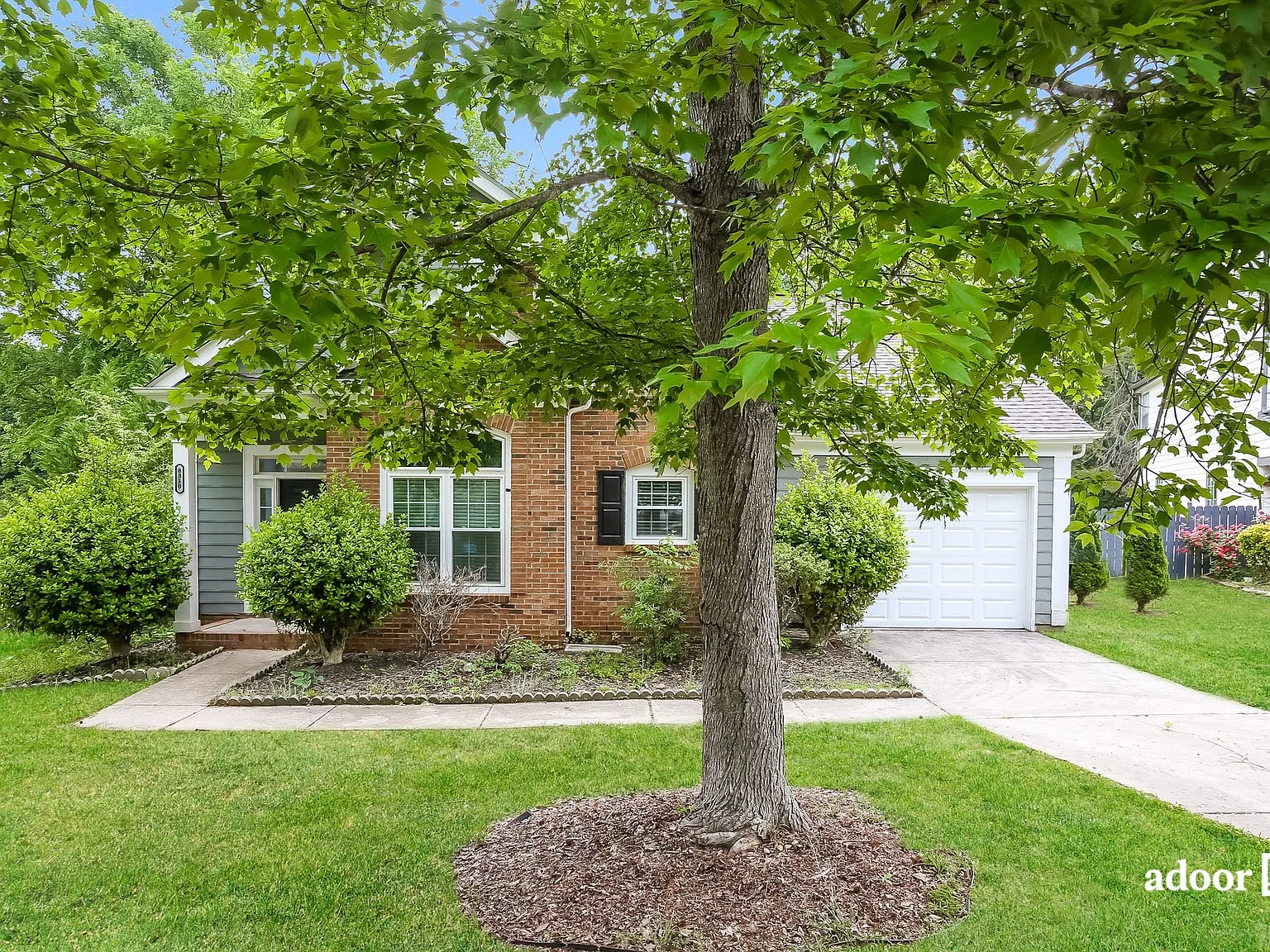3 bed, 2.0 bath, 1455 sqft, $1,985 — Photo 2