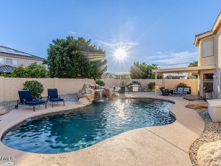10617 W Daley Ln — Photo 30