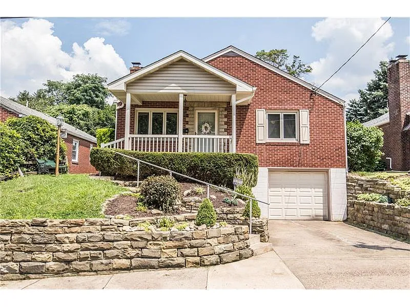 149 Warren Dr photo 1