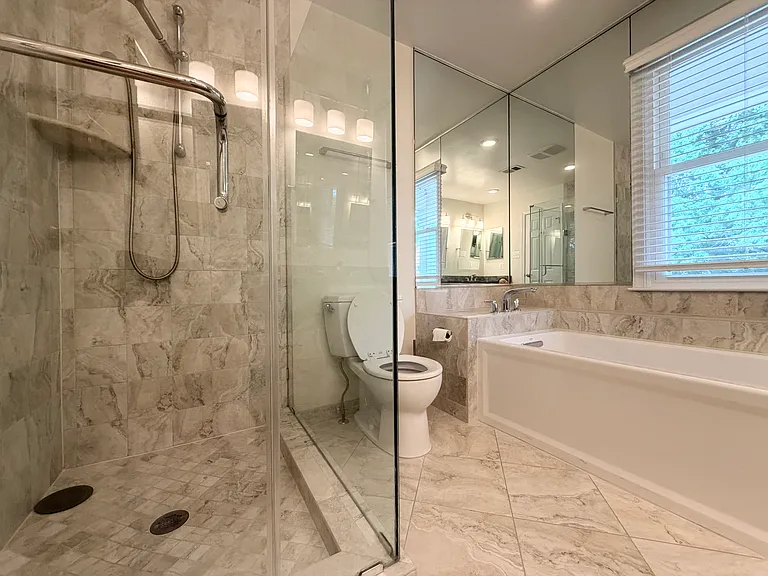 7418 Crestberry Ln — Photo 36