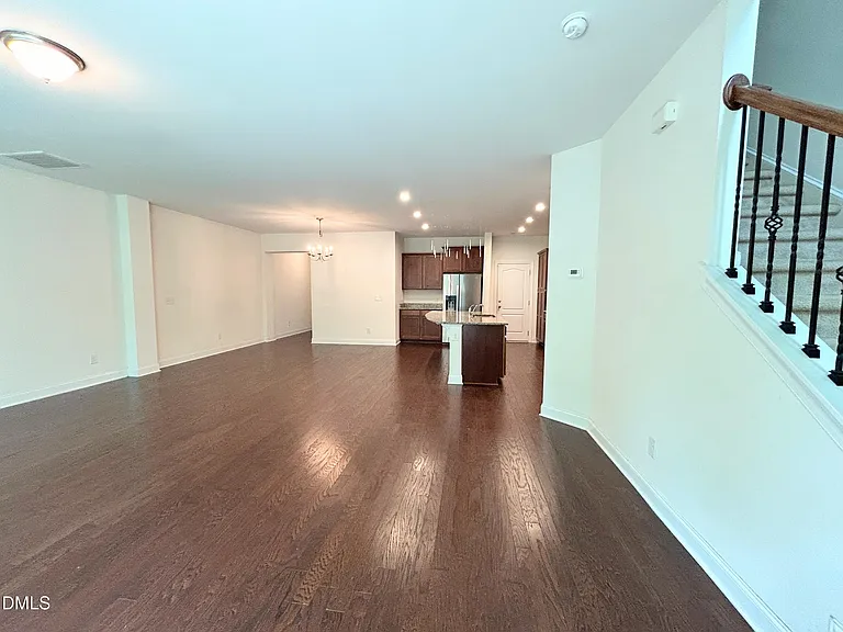 735 Lampwick Ln — Photo 12