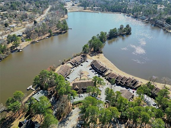 4th image of 401 Lands End Rd